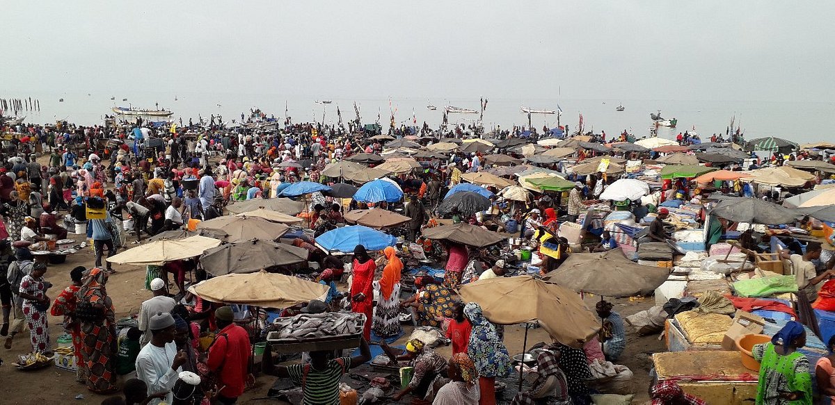 ARRIVEE DES PECHEURS A MBOUR